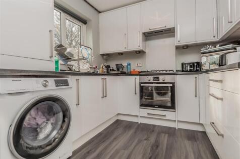 Fitted Dining Kitchen: