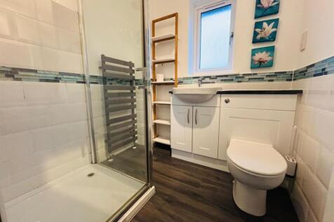 Shower Room / WC: