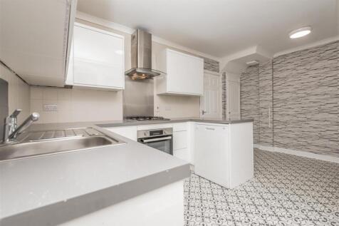 Fitted Dining Kitchen: