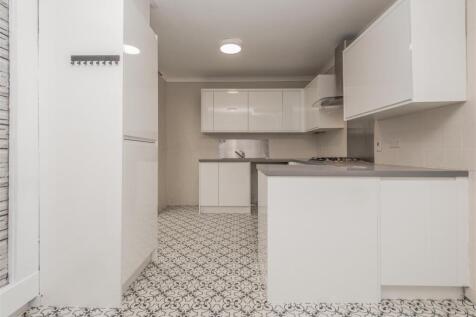 Fitted Dining Kitchen: