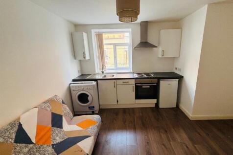 Fitted Kitchen Area: