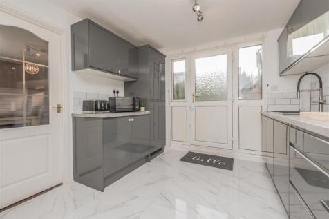 Fitted Kitchen: