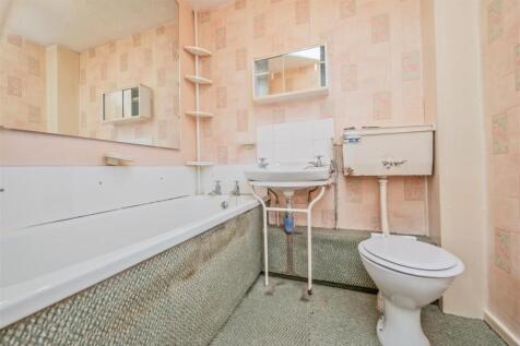 Bathroom / WC: