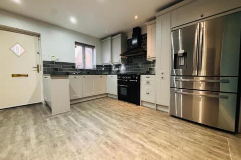 Fitted Dining Kitchen: