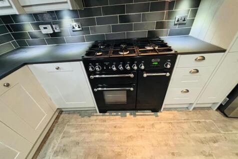 Fitted Dining Kitchen: