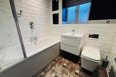 House Family Bathroom / WC: