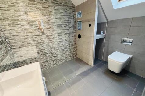 En-suite Shower Room / WC