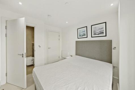 Bedroom 1.jpg