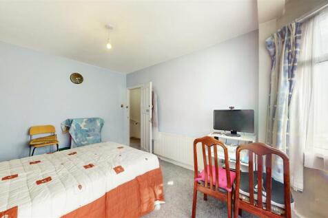 bedroom. 1.jpg
