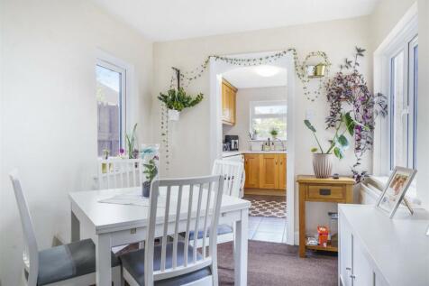 Breakfast Room.jpg