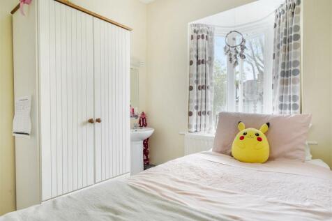 Bed 4.jpg
