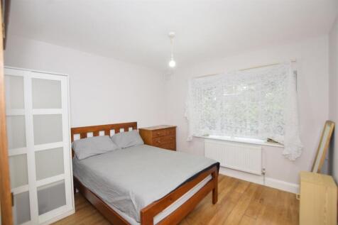 Bedroom 1.JPG
