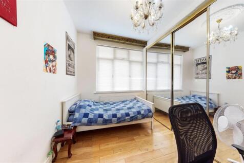 Bedroom......jpg