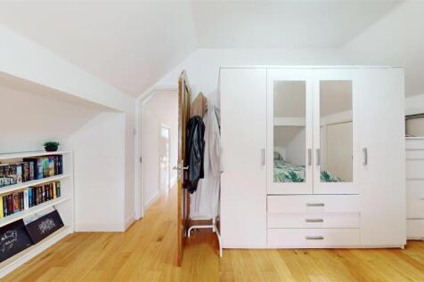 Bedroom..jpg
