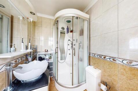 Shower room..jpg