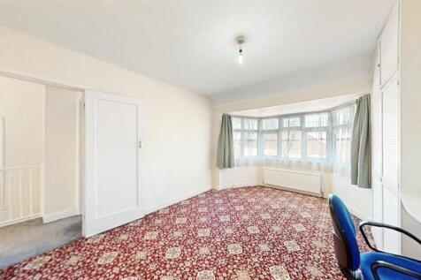 Bedroom 1.jpg