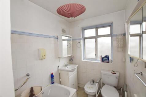 Bathroom.jpg