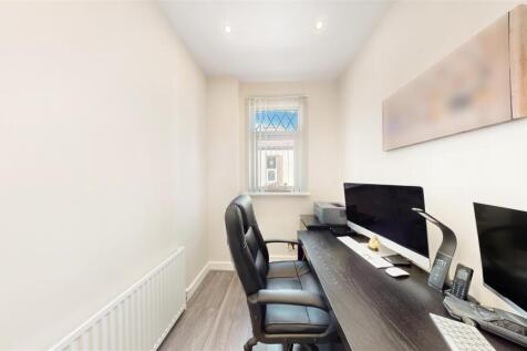 Bedroom 4/Office.jpg