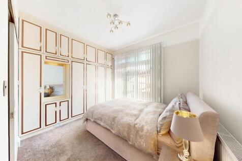Bedroom 5 (ds).jpg