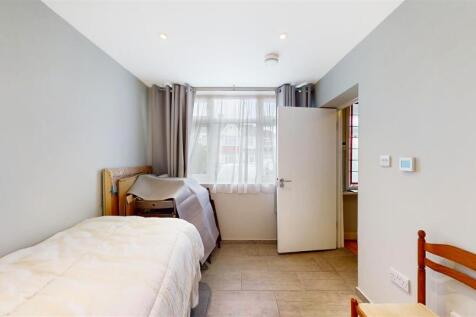 Bedroom 4.jpg