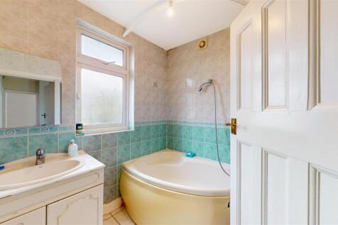 Bathroom.jpg