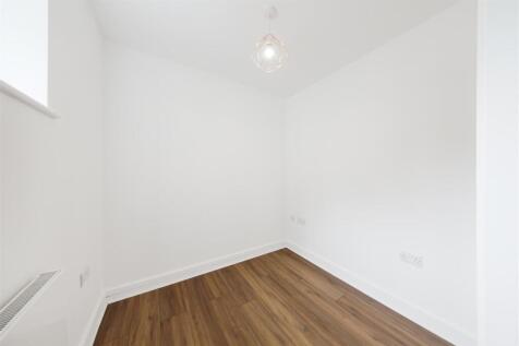 Flat 10, 25 Brook Avenue - 116BHrJNc0WWOnj03jLK.jp