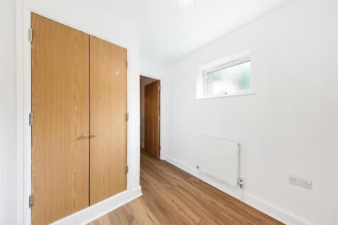 Flat 10, 25 Brook Avenue - NhYLrE5dbR4yHnGSG470.jp