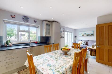 Dining area.jpg