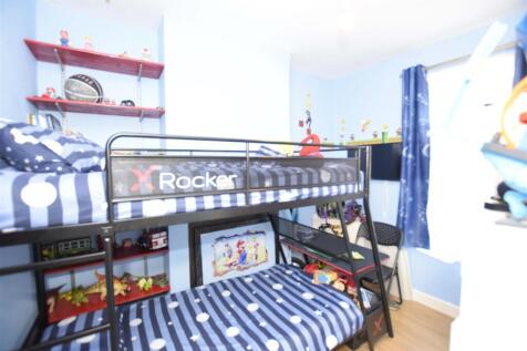Bedroom 1.jpg