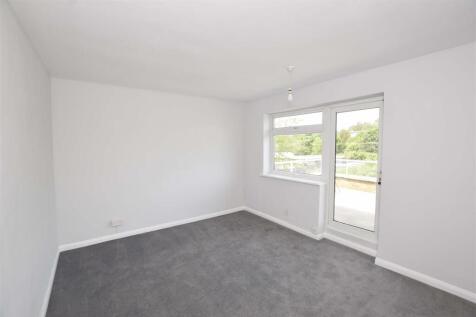 Bedroom 1.jpg