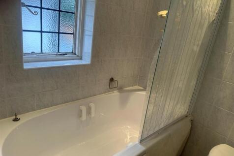 Bathroom.. copy.jpg