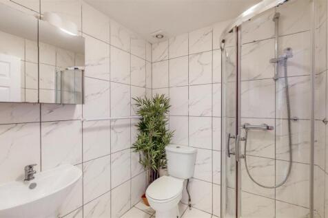 shower room of Lounge.jpg