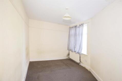 Bedroom 2 copy.jpg