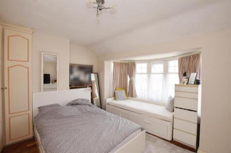 Bedroom 1.. copy.jpg