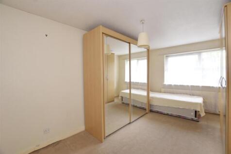 Bedroom 1 copy.jpg