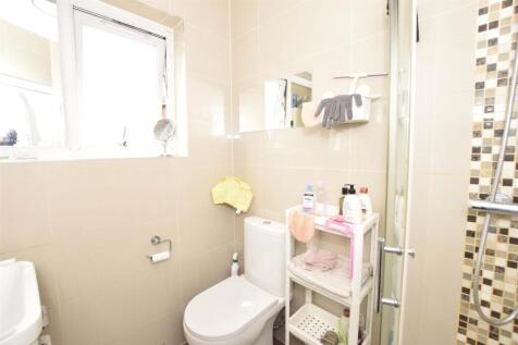 Shower room copy.jpg