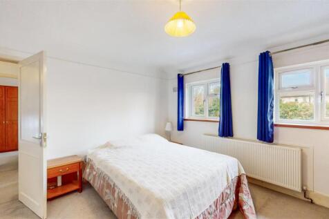 Bedroom 1.jpg