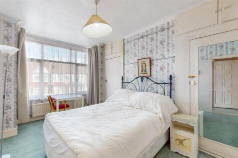 Bedroom ..jpg