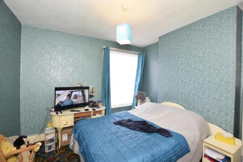 Bedroom 2 copy.jpg