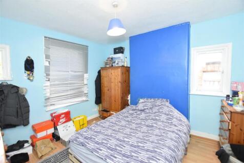 Bedroom 3 copy.jpg