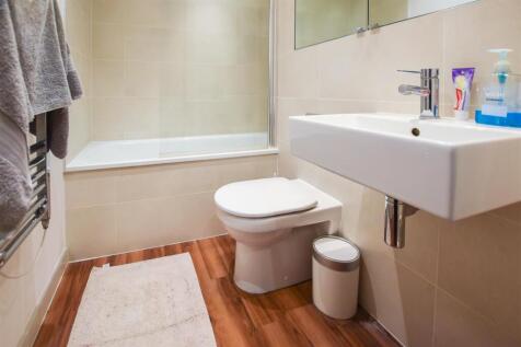 Bathroom 2.jpg