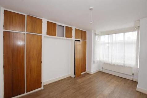 Bedroom 1.jpg
