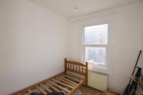 Bedroom 3 copy.jpg
