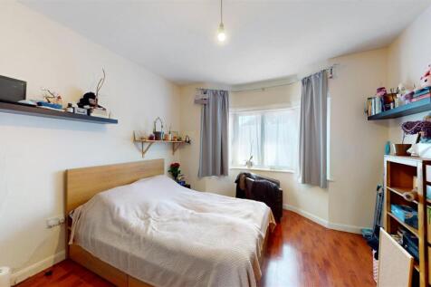 Bedroom 6 (reception 1)