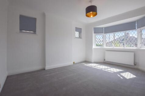 Bedroom 1.jpg