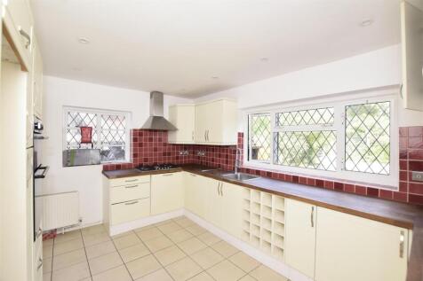 Kitchen copy.jpg