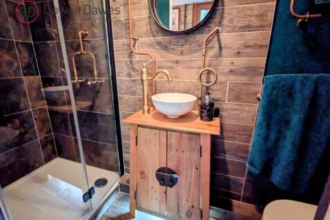 Ground Floor Shower