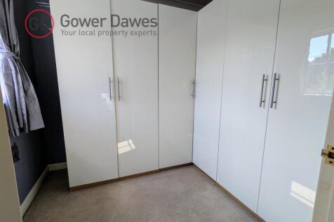Walk-in-wardrobe