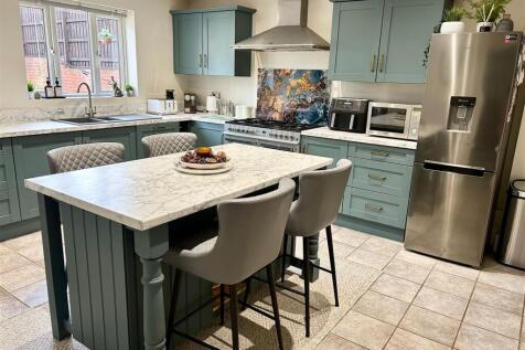 015 Kitchen 1.jpg