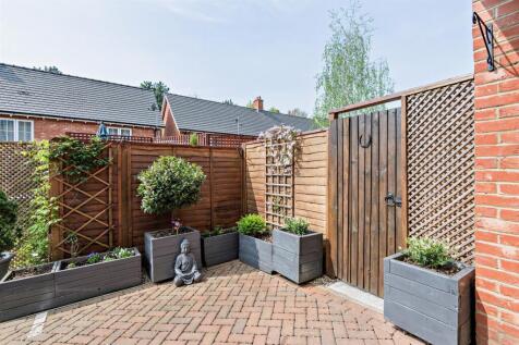 8645526-exterior07v2-800.jpg